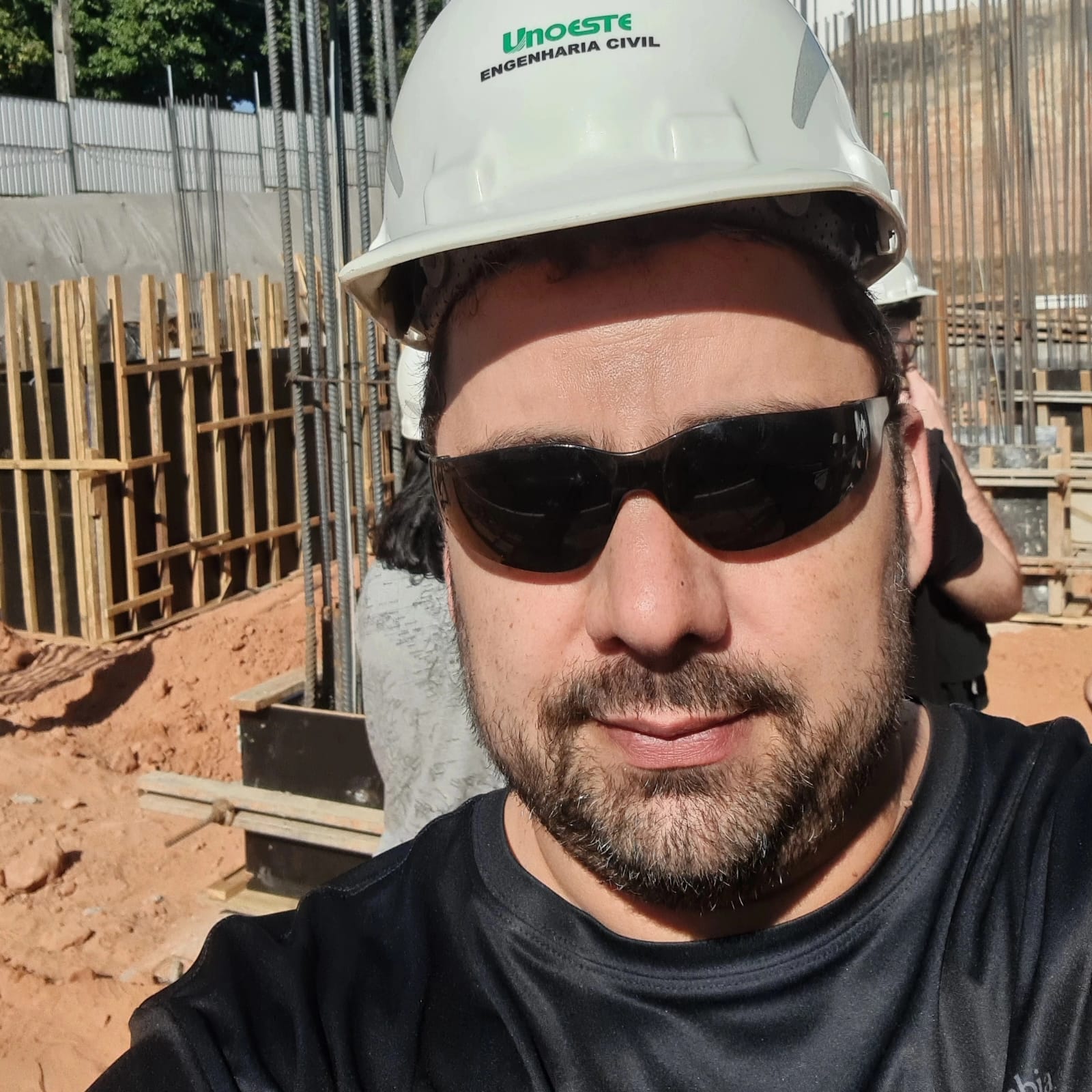 Olavo Tenório de Farias em obra